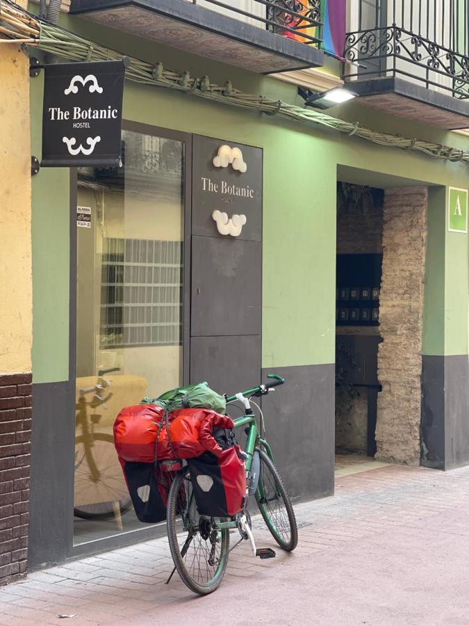 Vtz The Botanic Hostel Сарагоса Екстериор снимка