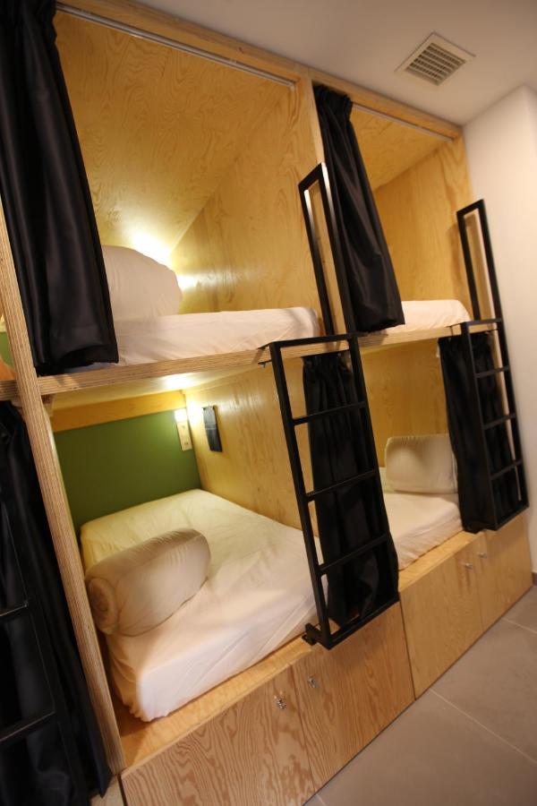 Vtz The Botanic Hostel Сарагоса Екстериор снимка