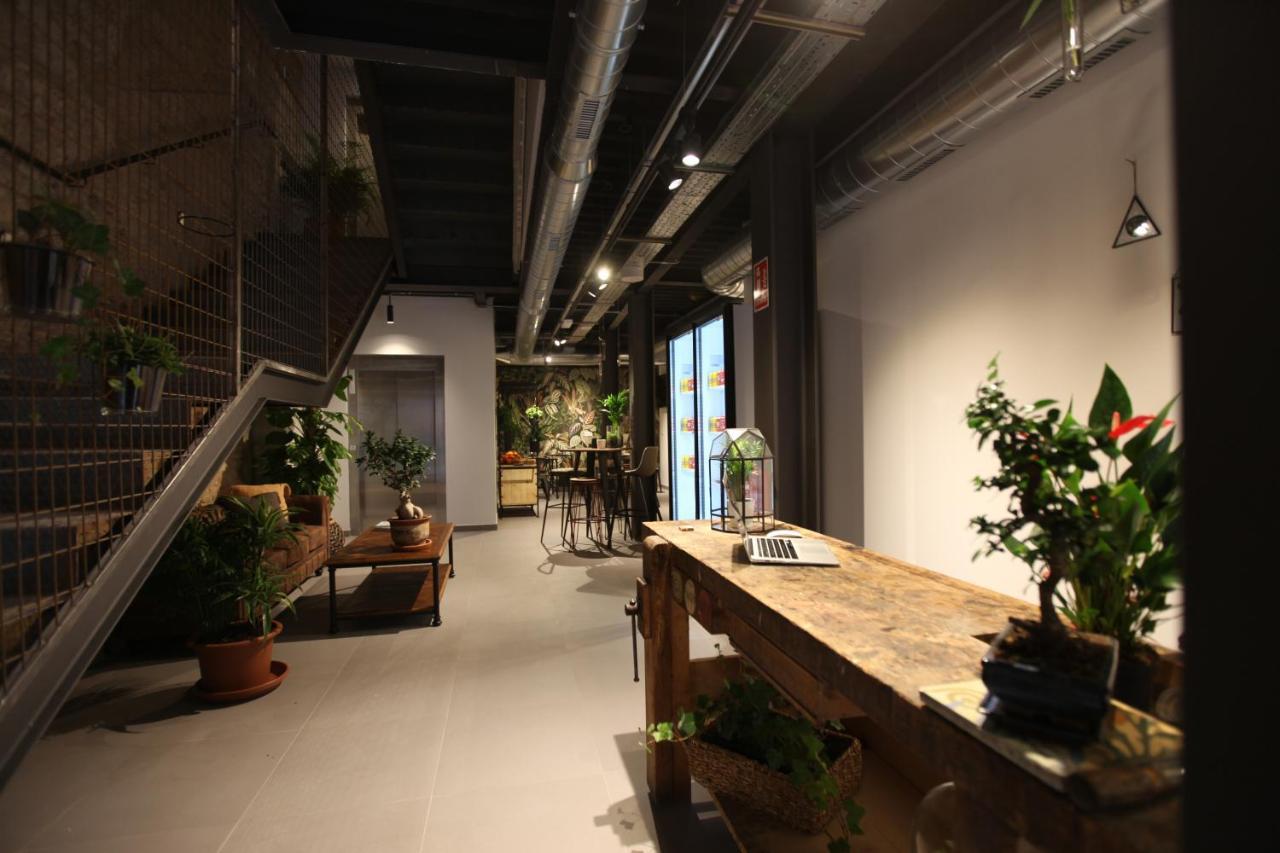 Vtz The Botanic Hostel Сарагоса Екстериор снимка