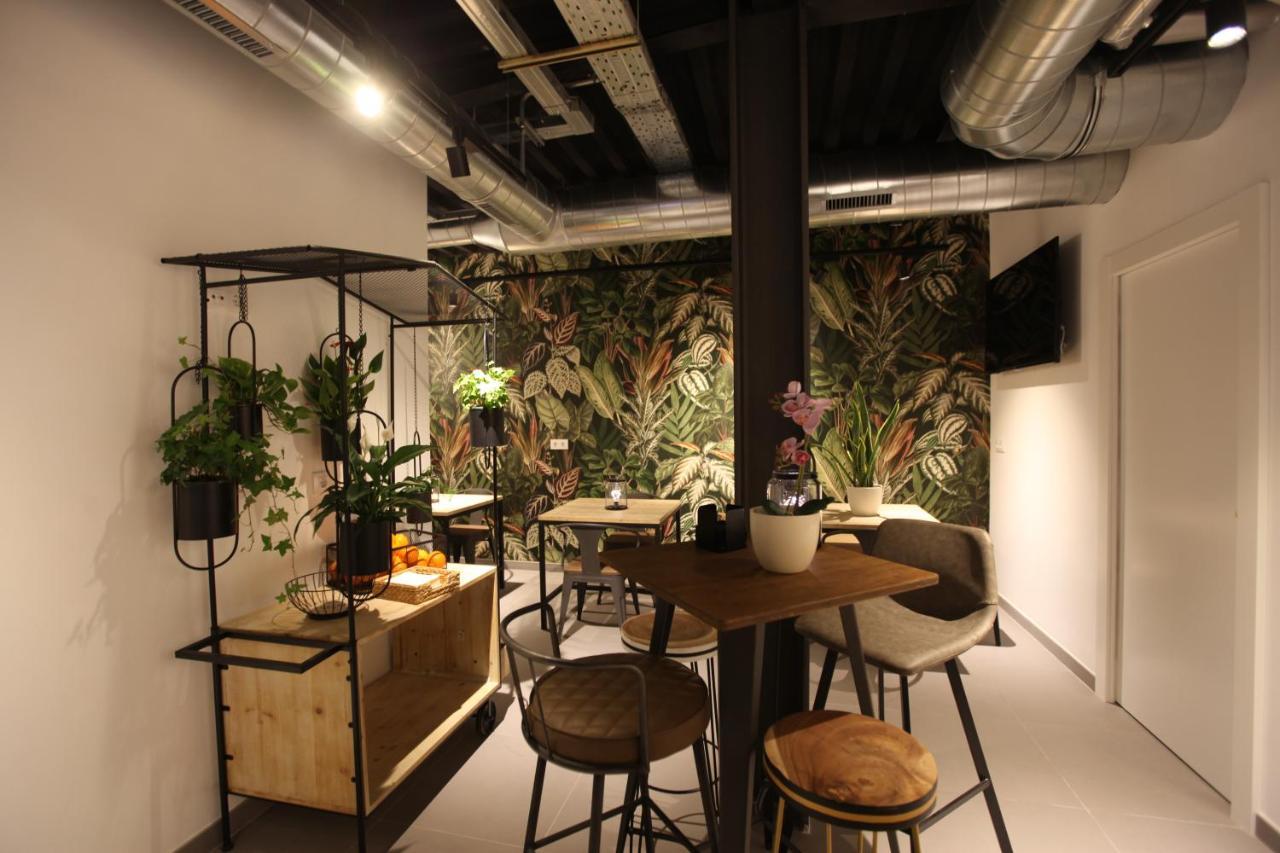 Vtz The Botanic Hostel Сарагоса Екстериор снимка
