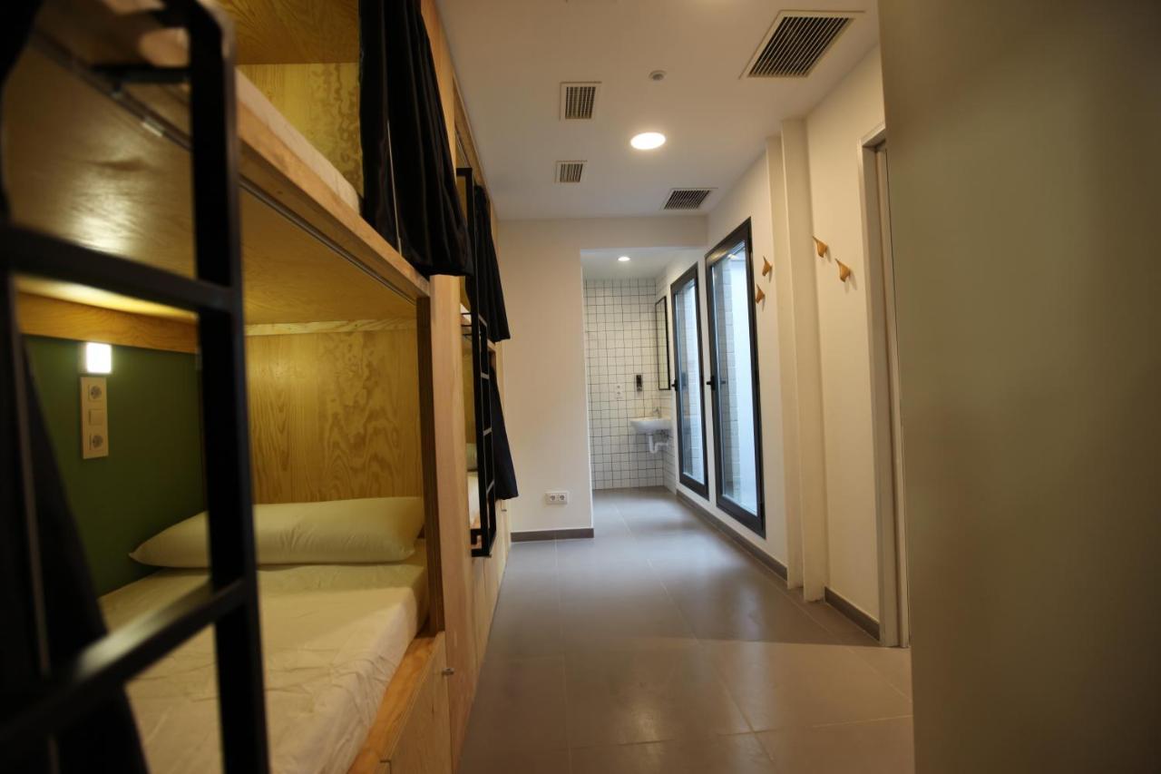 Vtz The Botanic Hostel Сарагоса Екстериор снимка