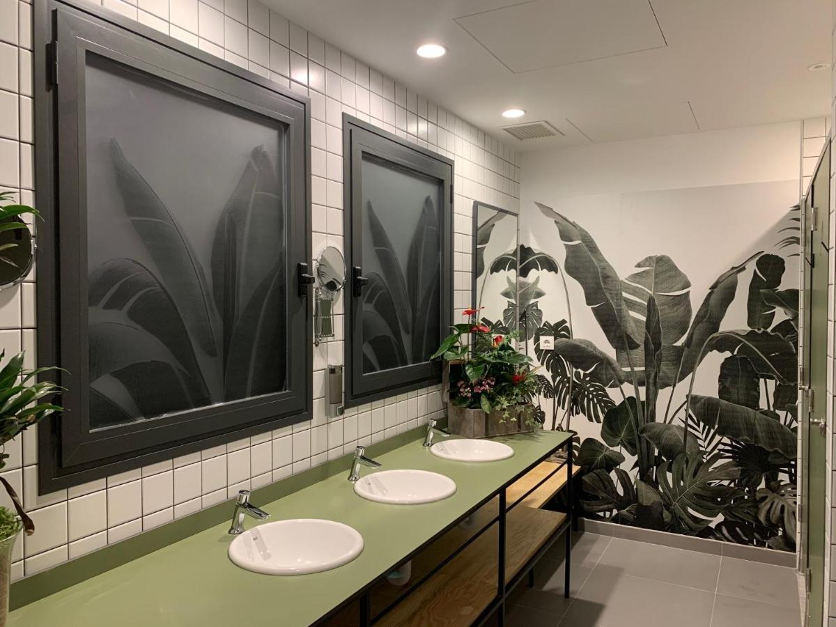 Vtz The Botanic Hostel Сарагоса Екстериор снимка